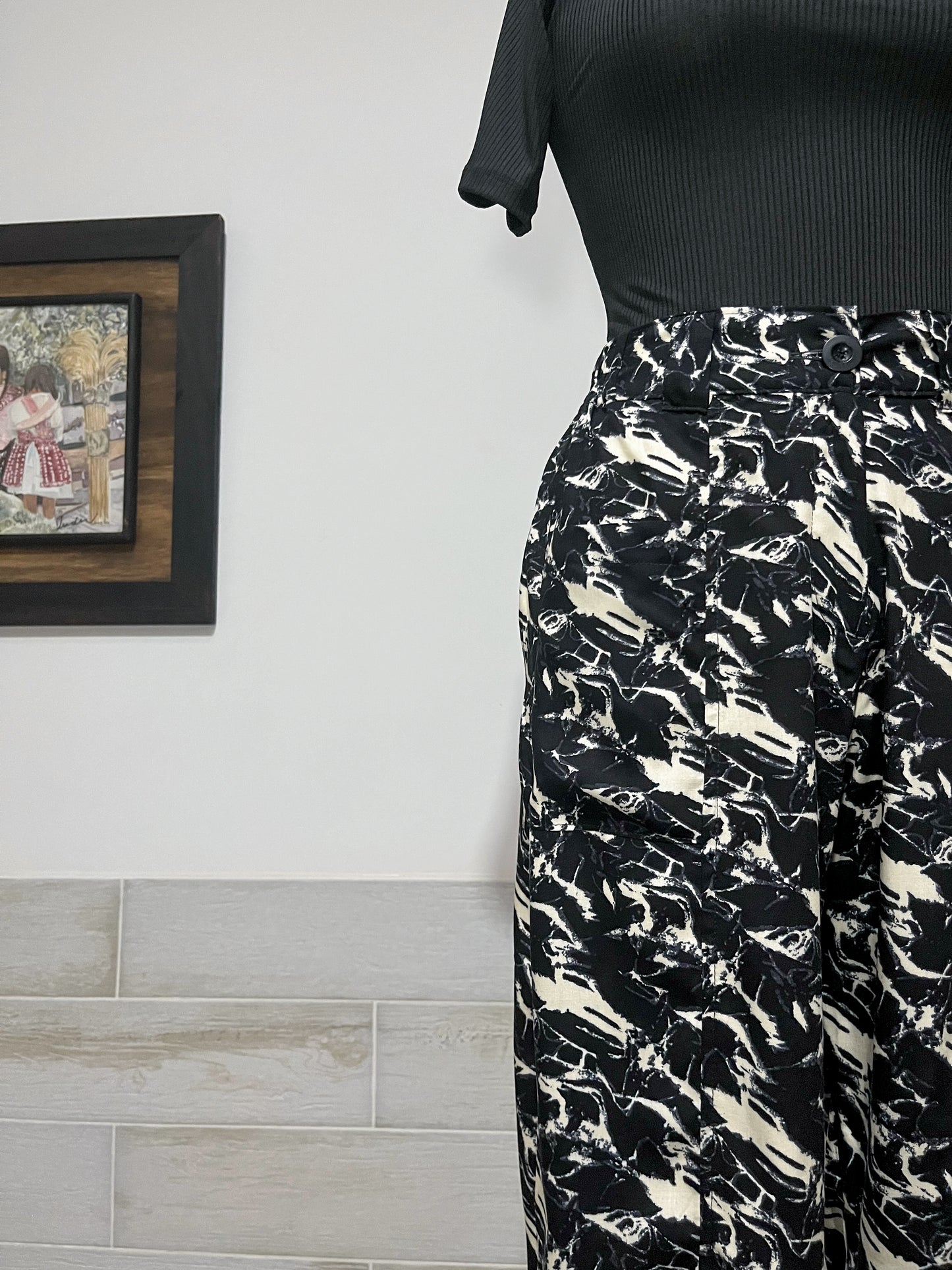Pantalón Estampado POSH de Corte Clásico | Moda ética y sostenible hecha en Colombia