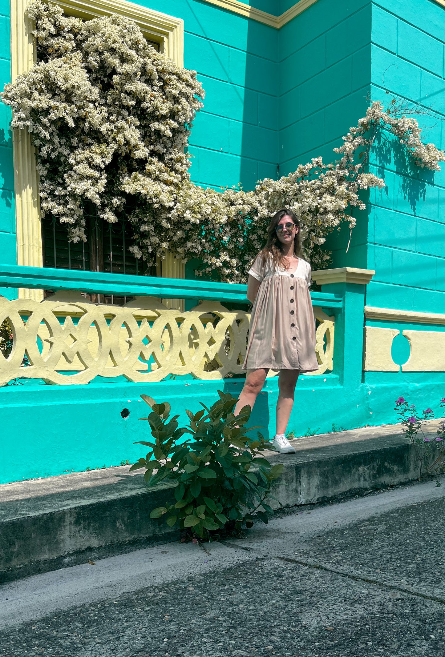Vestido Nácar – Vestido corto oversize en retazos de chalis, único y hecho en Colombia| Moda ética y sostenible hecha en Colombia