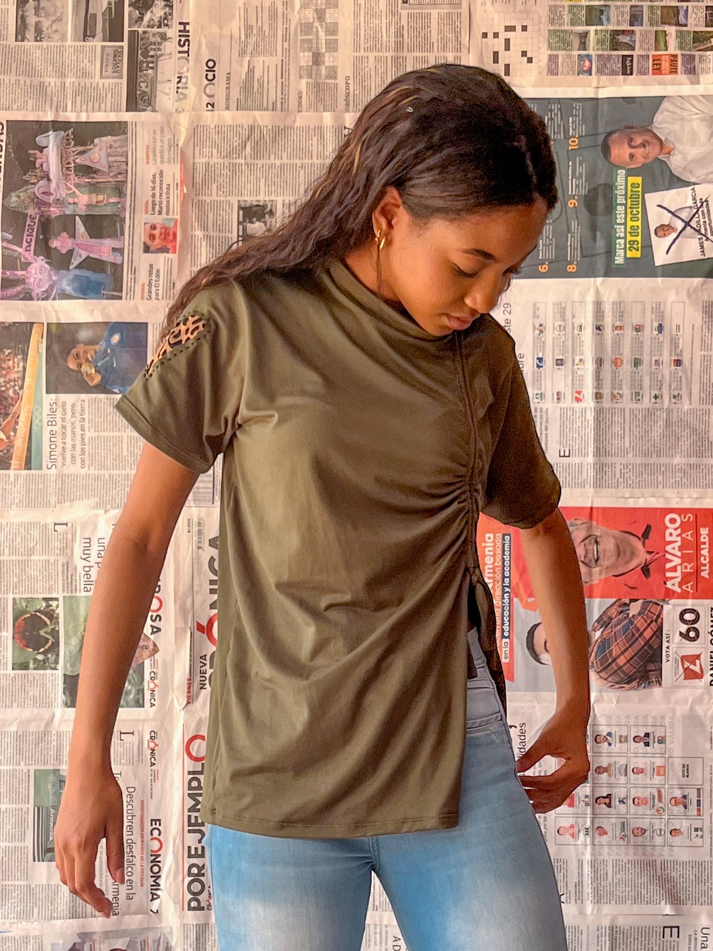 Camiseta Oversize verde militar Musida | Moda ética y sostenible hecha en Colombia