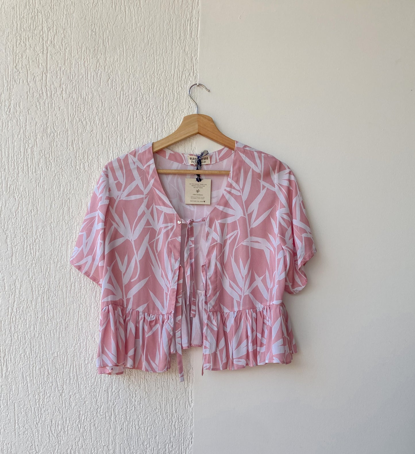 Camisa para mujer con varios usos manga corta, 100% Colombiana.