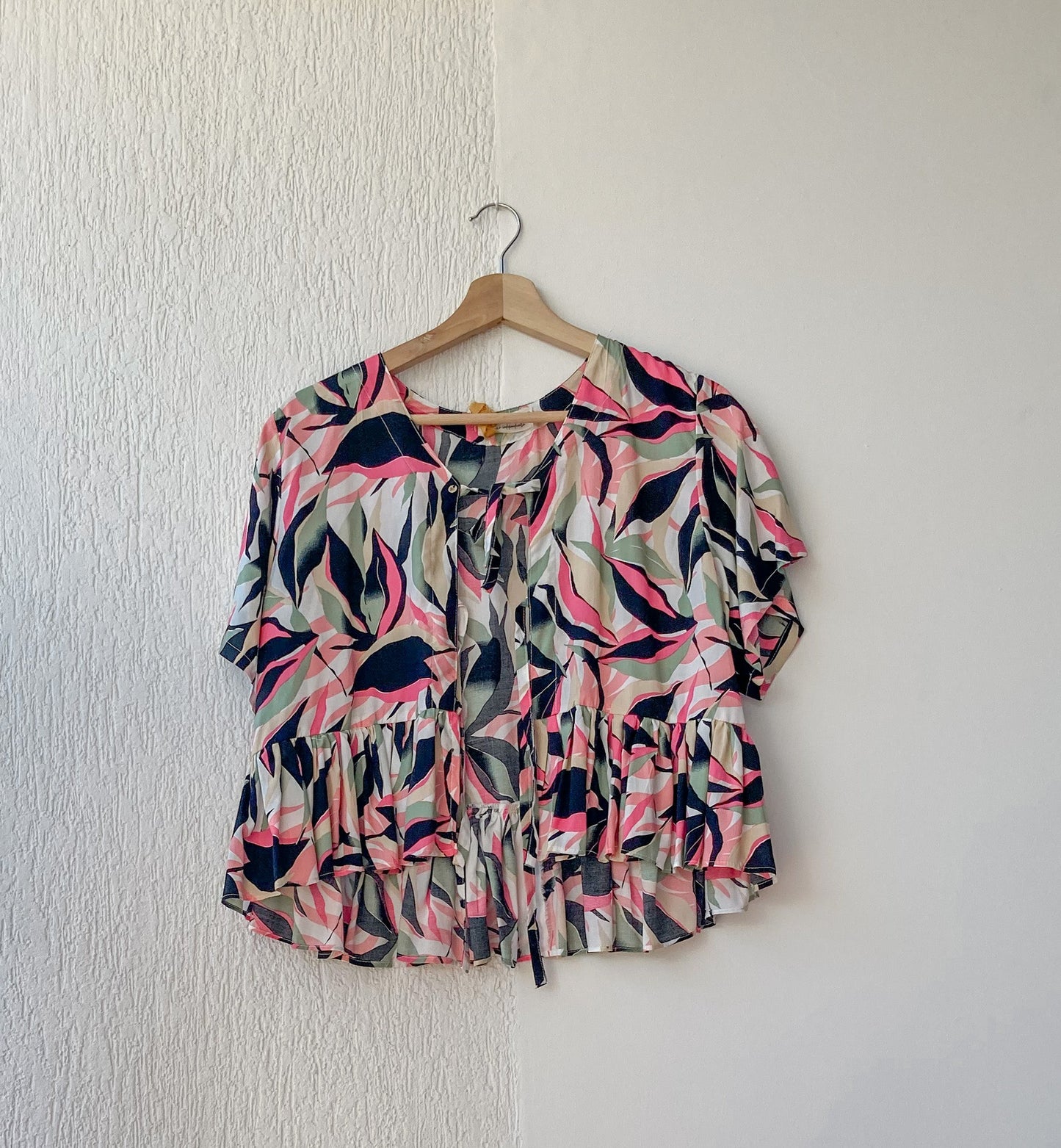 Camisa para mujer con varios usos manga corta, 100% Colombiana.