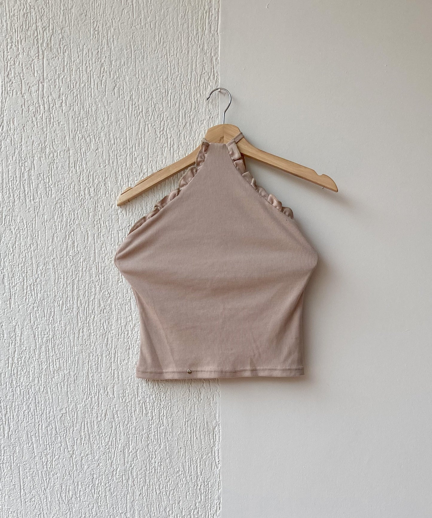 Blusa básica cuello halter con bolero.Tela RIB beige elastíco.