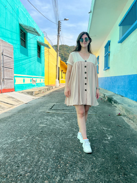Vestido Nácar – Vestido corto oversize en retazos de chalis, único y hecho en Colombia| Moda ética y sostenible hecha en Colombia