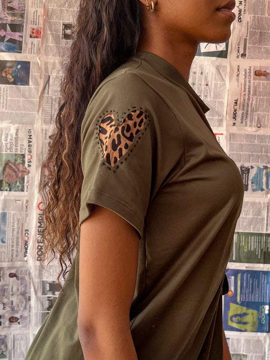 Camiseta Oversize verde militar Musida | Moda ética y sostenible hecha en Colombia