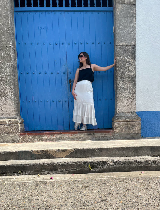 Falda Larga de Tiempos Blanca PAz Hecha con Retazos Reciclados| Moda ética y sostenible hecha en Colombia